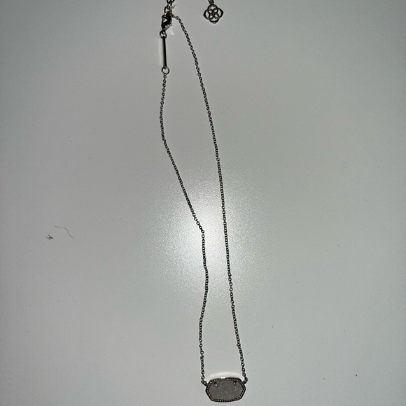 kendra scott necklace never worn before - Picture 2 of 3